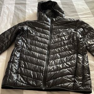 Uniqlo Ultra Light Down extra warm black jacket w/pockets front zipper like new